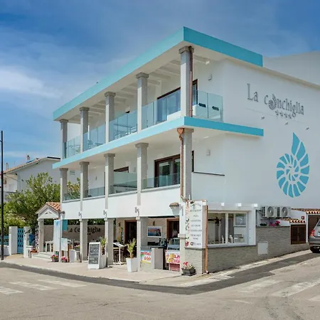 Ristorante La Conchiglia 4* كالا غونوني