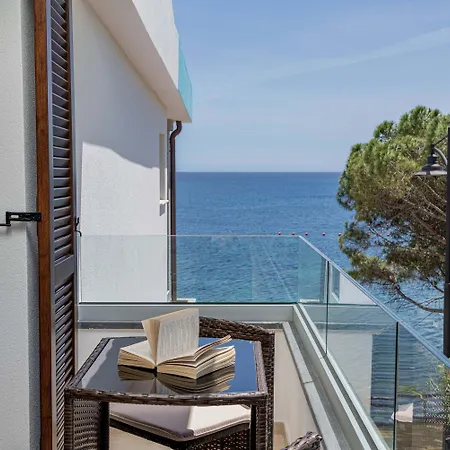 Ristorante La Conchiglia 4* كالا غونوني